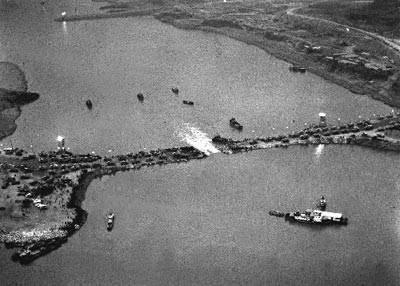 葛洲坝大江截流工程胜利合龙(历史今天lsjt.org)