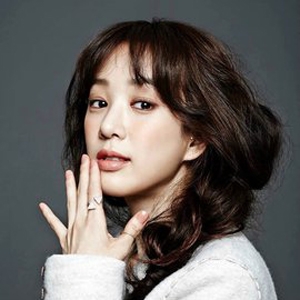 郑丽媛的英文名