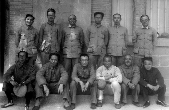 资料:中共1921-1997年历次重要会议介绍(图)